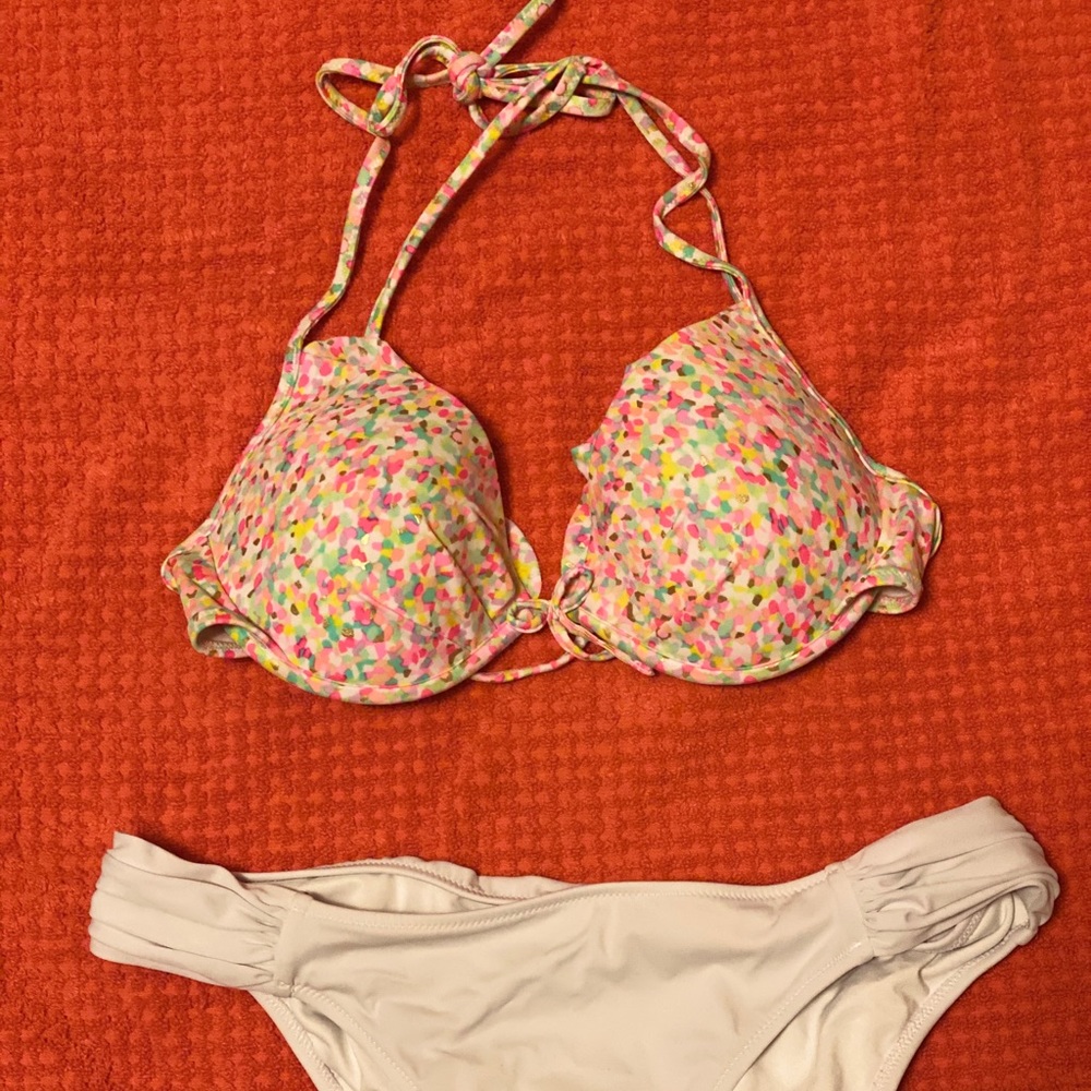 Victoria’s Secret Medium Bikini push-up
